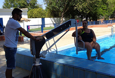 Grúa de Piscina: Otra opción de grúa para piscina que ofrece comodidad y seguridad